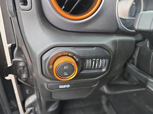 Used 2022 Jeep Gladiator Mojave w/ Dual Top Group AWD/4WD image 26