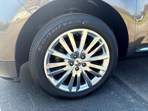 Used 2011 Lincoln MKX AWD w/ 102A Rapid Spec Order Code image 23