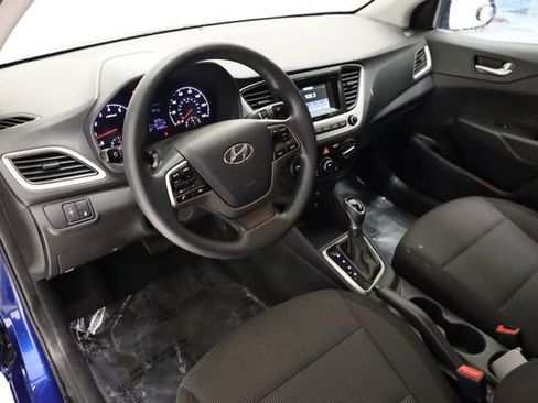 Used 2019 Hyundai Accent SE FWD image 11