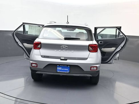 Certified 2026 Hyundai Venue SEL FWD image 30