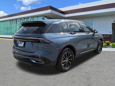 New 2026 Lincoln Nautilus Premier AWD/4WD image 4