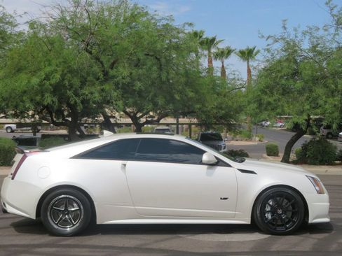 Used 2013 Cadillac CTS V RWD image 3
