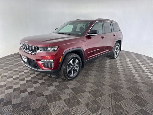 Used 2024 Jeep Grand Cherokee Limited 4xe w/ Trailer Tow Package AWD/4WD image 5