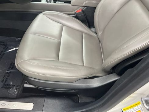 Certified 2024 Lincoln Corsair AWD image 14