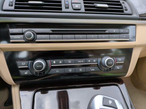 Used 2012 BMW 535i xDrive Sedan image 19