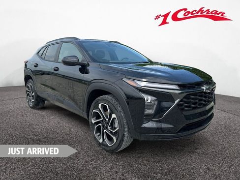 Certified 2024 Chevrolet Trax RS FWD image 1