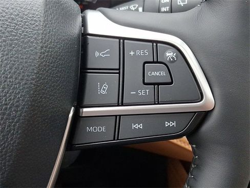 New 2026 Toyota Highlander Platinum image 19