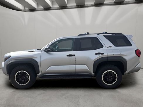 Used 2025 Toyota 4Runner TRD Off-Road image 2