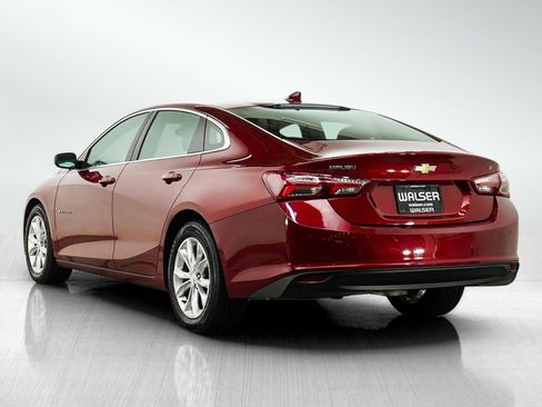 Used 2019 Chevrolet Malibu LT w/ Leather Package FWD image 3