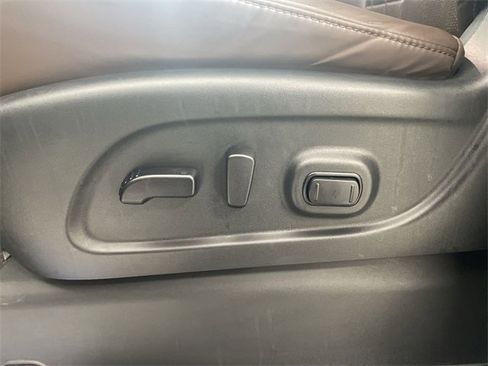 Used 2021 Nissan Titan Platinum Reserve w/ Off Road Protection Package image 22