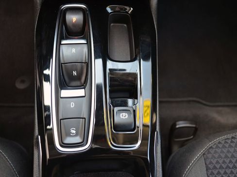 Used 2022 Chevrolet Bolt EUV LT w/ Comfort Package image 20