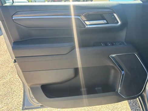 Used 2023 Chevrolet Silverado 1500 LT AWD/4WD image 9