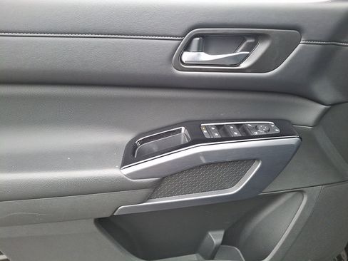 Used 2023 Nissan Pathfinder SL image 12