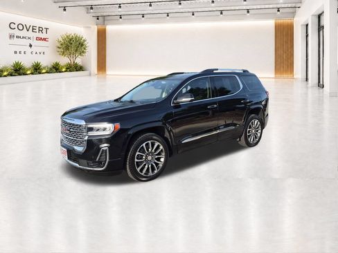 Used 2021 GMC Acadia Denali w/ Denali Technology Package FWD image 4