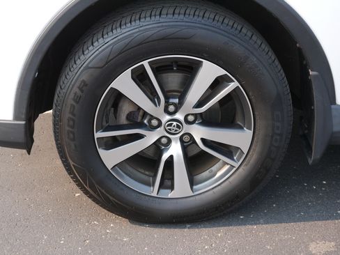 Used 2017 Toyota RAV4 XLE w/ Premium Special Value Package AWD/4WD image 15