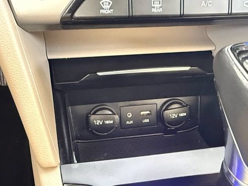 Used 2017 Hyundai Elantra Value Edition FWD image 6