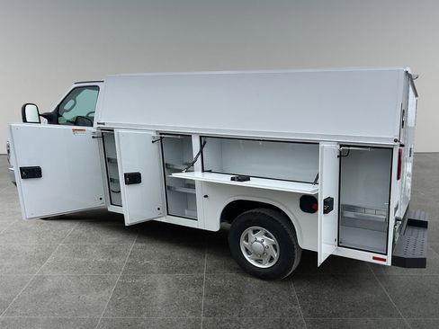 New 2026 Ford E-350 and Econoline 350 Super Duty w/ Power Equipment Group image 3