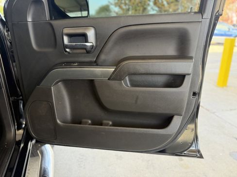 Used 2018 Chevrolet Silverado 1500 LT w/ Texas Edition image 18