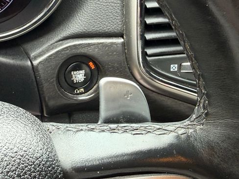 Used 2017 Jeep Grand Cherokee Altitude image 40