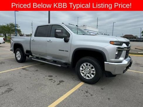 Used 2020 Chevrolet Silverado 3500 LT w/ Convenience Package AWD/4WD image 2