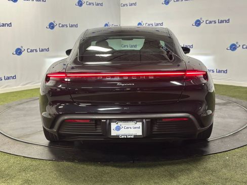 Used 2022 Porsche Taycan image 4