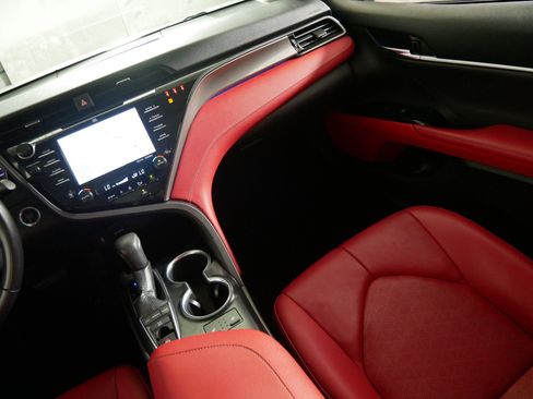 Used 2019 Toyota Camry XSE w/ Driver Assist Package FWD image 11