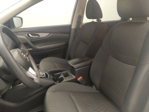 Used 2018 Nissan Rogue S FWD image 17