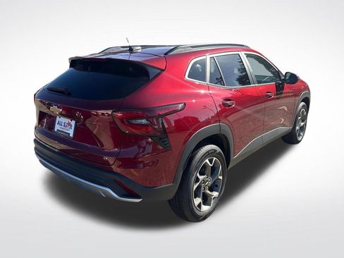 Used 2025 Chevrolet Trax LT w/ LT Convenience Package FWD image 10