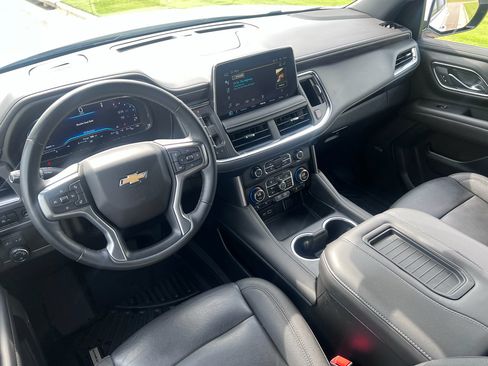 Used 2024 Chevrolet Tahoe LT w/ Luxury Package RWD image 21