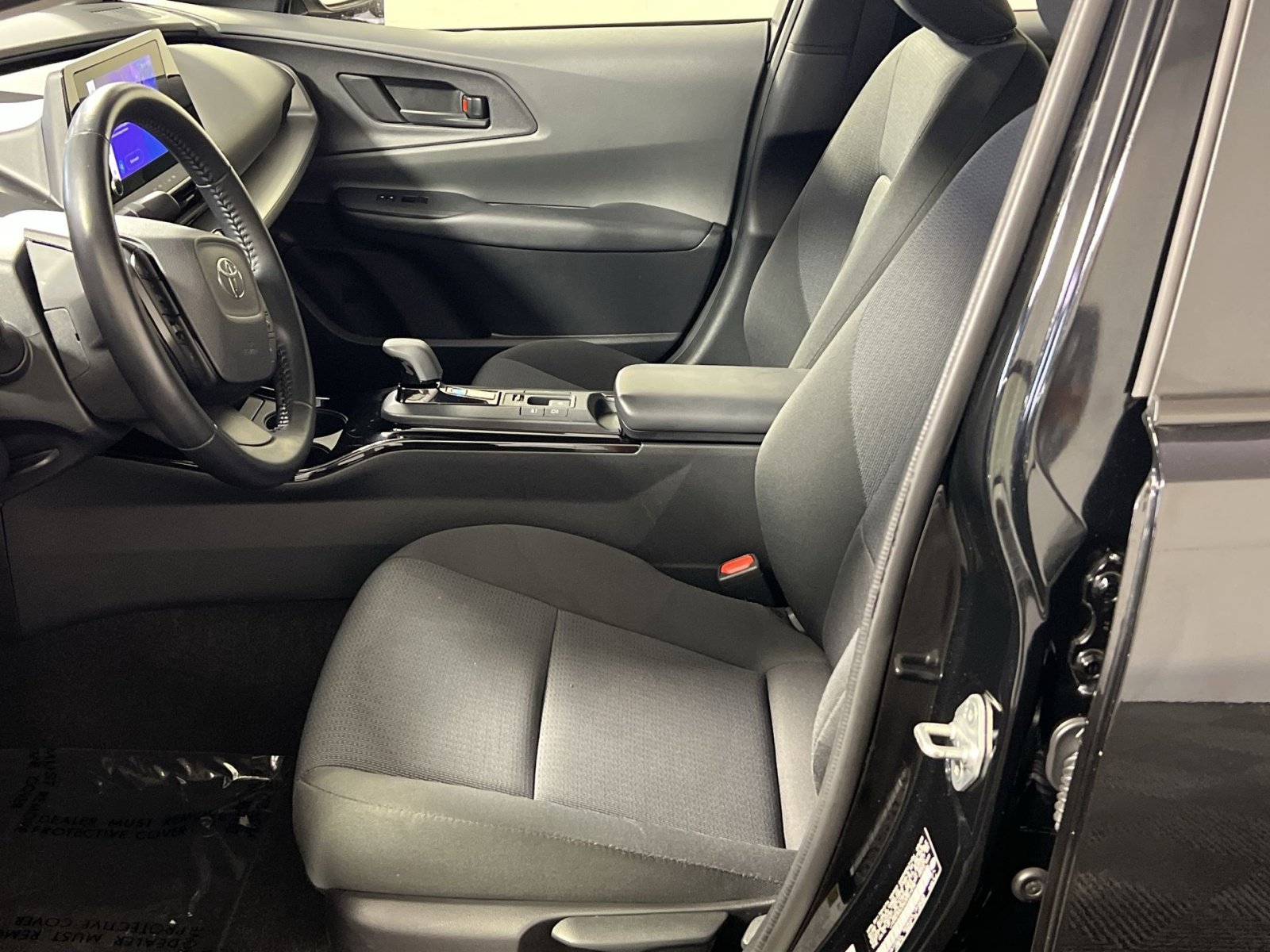 Used 2025 Toyota Prius LE FWD image 13