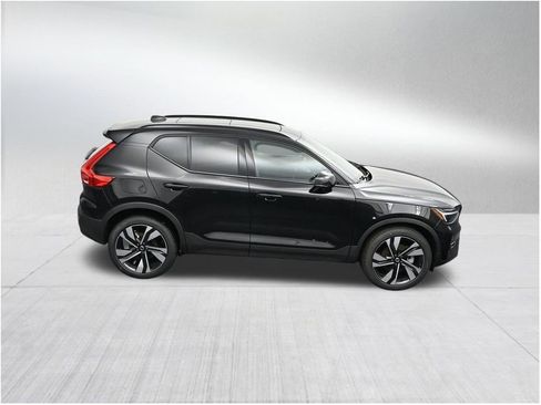 New 2026 Volvo XC40 B5 Ultra AWD/4WD image 18
