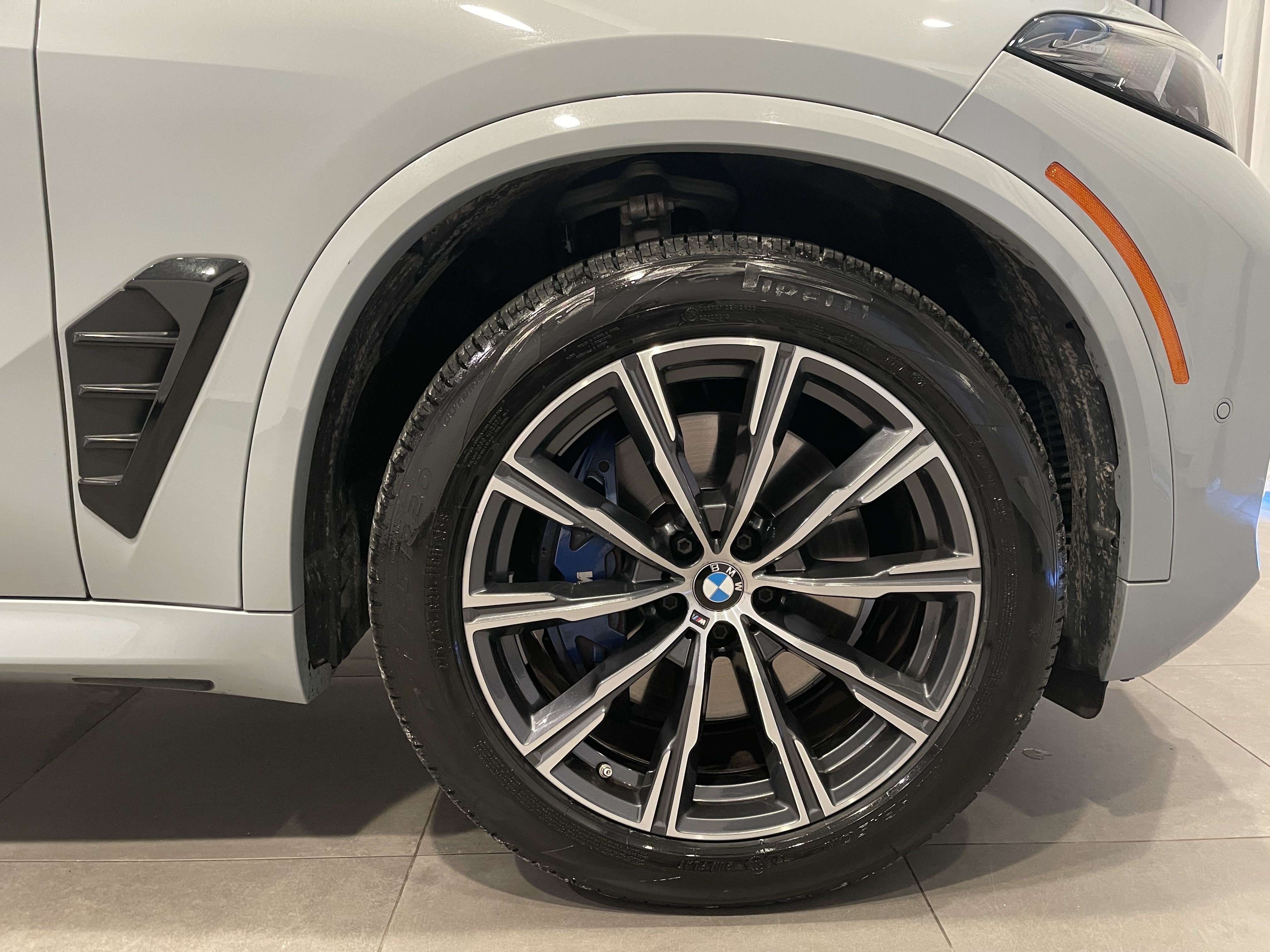 Certified 2024 BMW X5 xDrive40i w/ M Sport Package AWD/4WD image 8