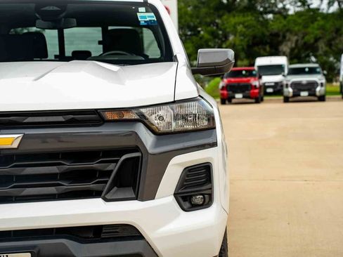 Used 2023 Chevrolet Colorado LT w/ LT Convenience Package RWD image 8