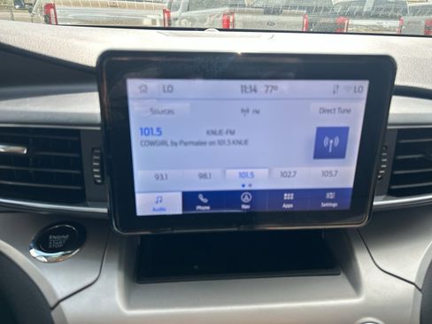 Used 2022 Ford Explorer XLT w/ Equipment Group 202A image 27