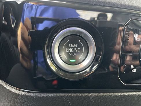 Used 2024 GMC Sierra 1500 SLT image 16