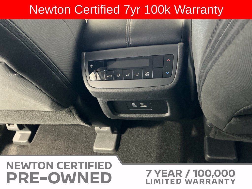 Used 2024 Nissan Pathfinder SV FWD image 16