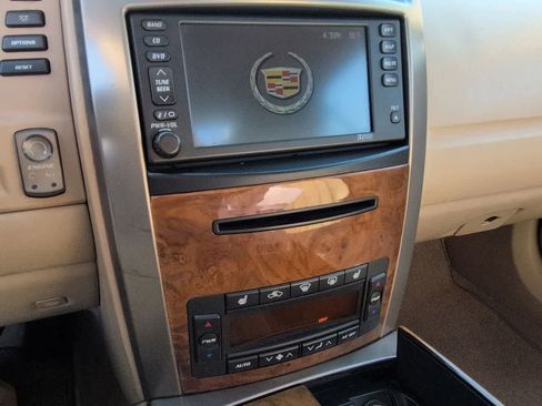 Used 2008 Cadillac XLR image 22