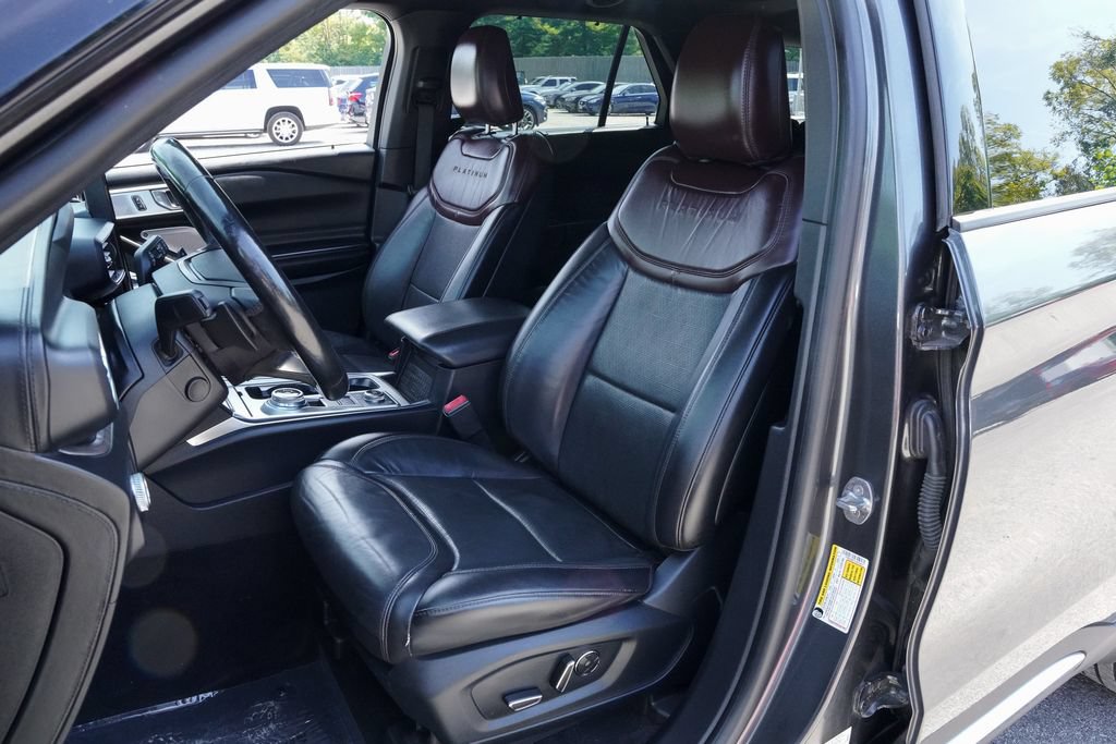 Used 2020 Ford Explorer Platinum w/ Premium Technology Package AWD/4WD image 26