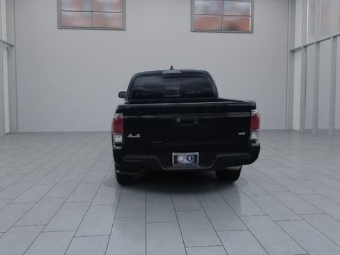 Used 2023 Toyota Tacoma Limited AWD/4WD image 7