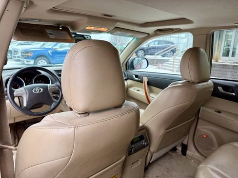 Used 2010 Toyota Highlander Limited image 11