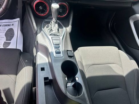 Used 2018 Chevrolet Camaro LT RWD image 17