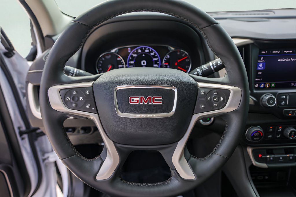 Used 2024 GMC Terrain Denali w/ Denali Premium Package AWD/4WD image 14