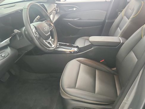 Used 2024 Chevrolet Trax ACTIV w/ Sunroof Package FWD image 17