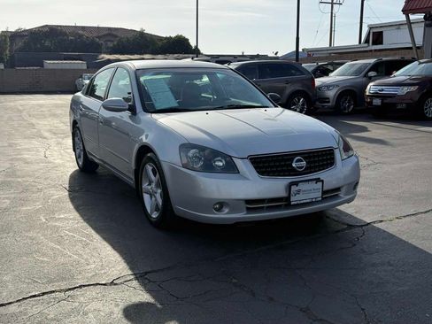 Used 2006 Nissan Altima 3.5 SE FWD image 9