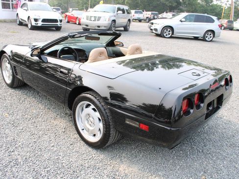 Used 1996 Chevrolet Corvette Convertible RWD image 9