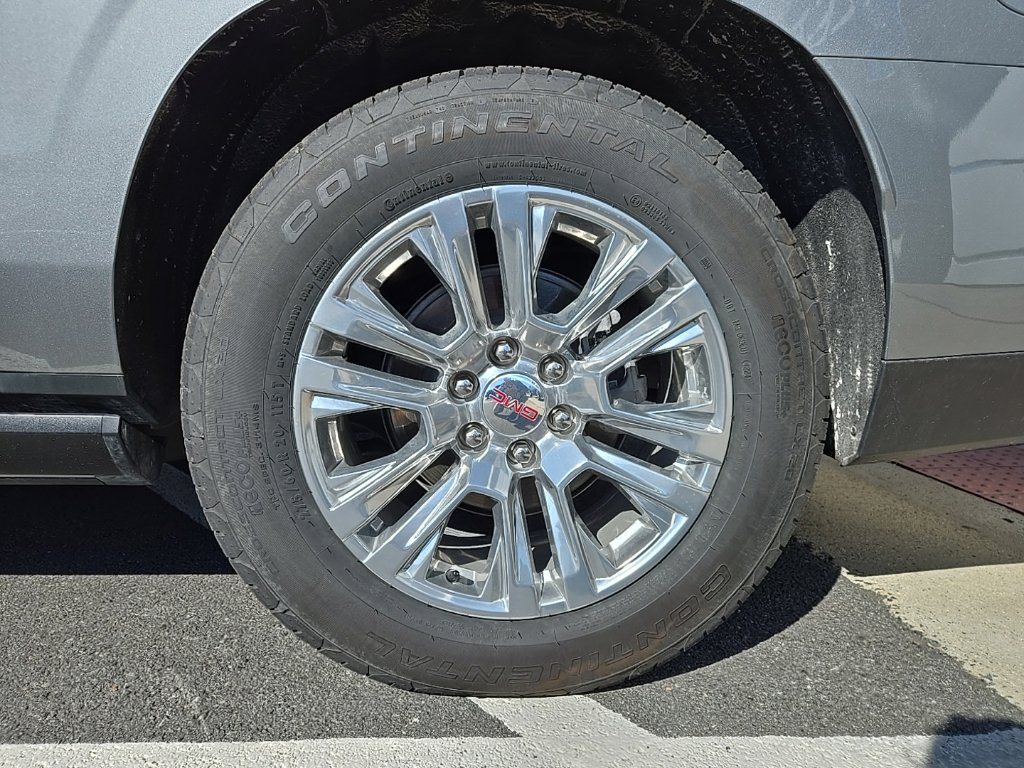 Used 2025 GMC Yukon XL Denali w/ Advanced Technology Package AWD/4WD image 10