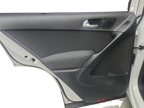 Used 2017 Volkswagen Tiguan Limited w/ Premium Package image 20