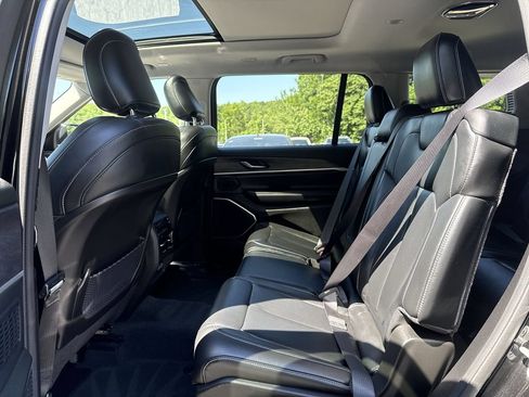 Used 2021 Jeep Grand Cherokee L Limited AWD/4WD image 25