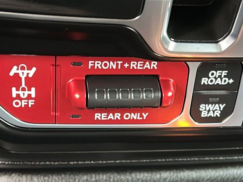 Certified 2022 Jeep Wrangler Unlimited Rubicon w/ Xtreme Recon 35" Tire Package image 24