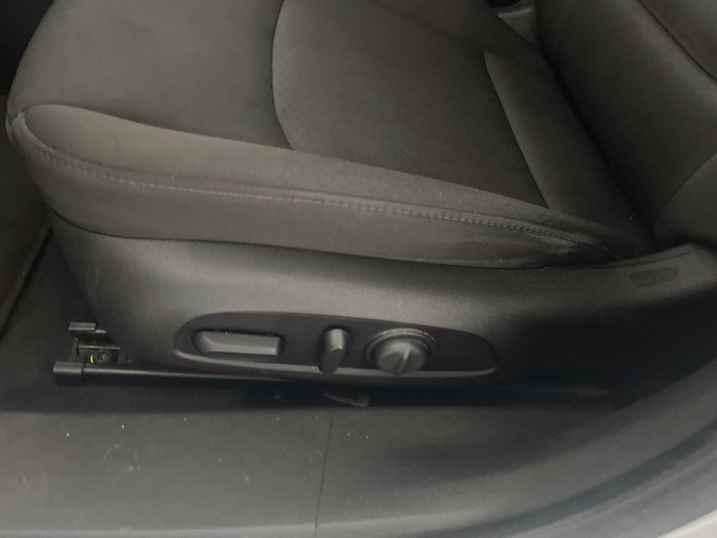 Used 2018 Chevrolet Malibu LT FWD image 52